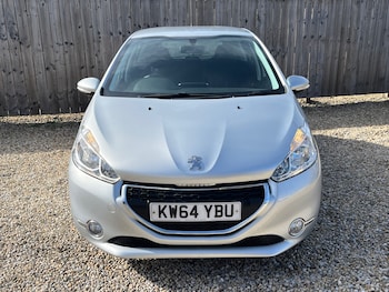 Used Peugeot 208 2015 for sale - 76162150: Photo 3