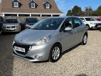Used Peugeot 208 2015 for sale - 76162150: Photo 4