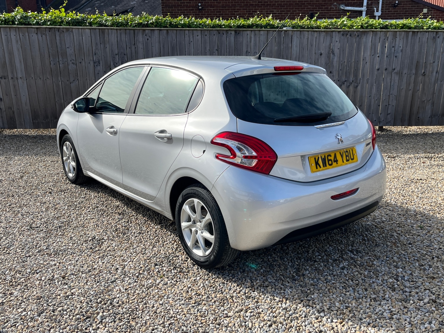 Used Peugeot 208 2015 for sale - 76162150: Photo 7