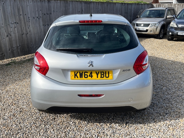 Used Peugeot 208 2015 for sale - 76162150: Photo 8