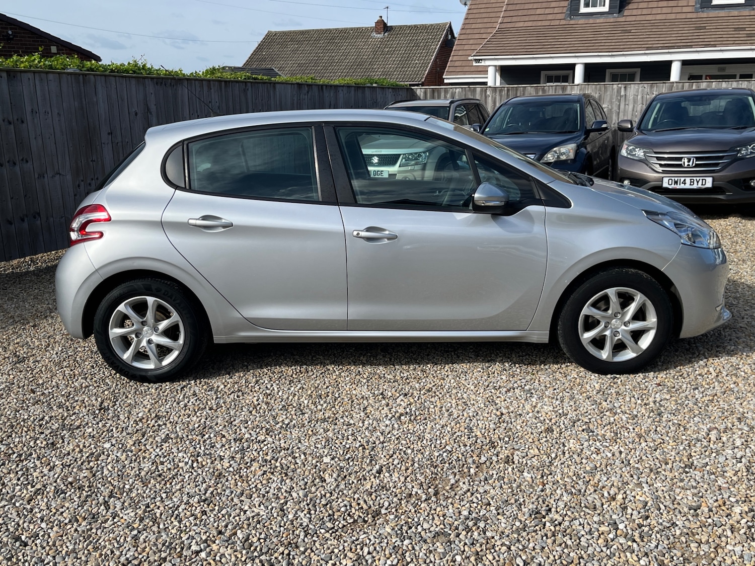 Used Peugeot 208 2015 for sale - 76851018: Photo 6