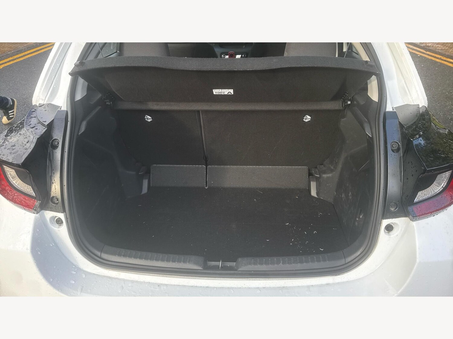 Used Toyota Yaris for sale - 76728918: Photo 16