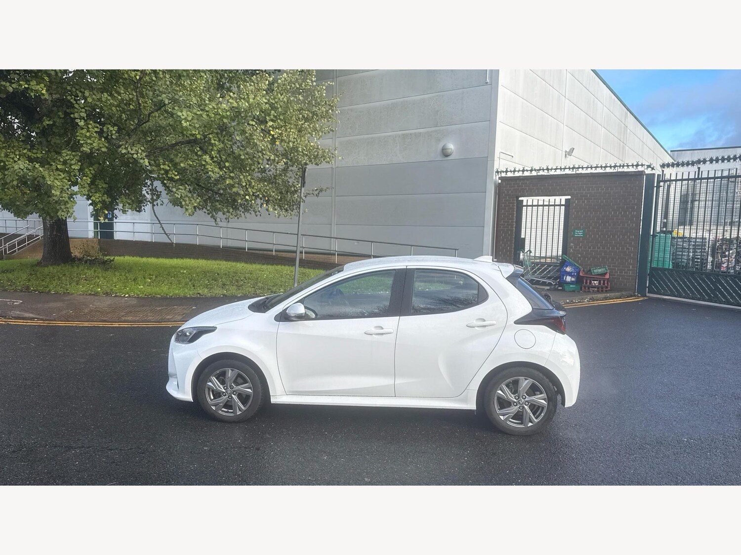 Used Toyota Yaris for sale - 76728918: Photo 19