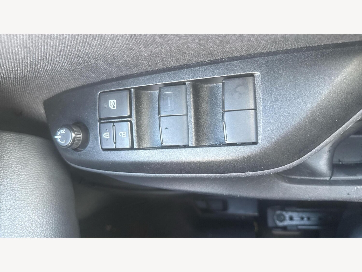 Used Toyota Yaris for sale - 76728918: Photo 30