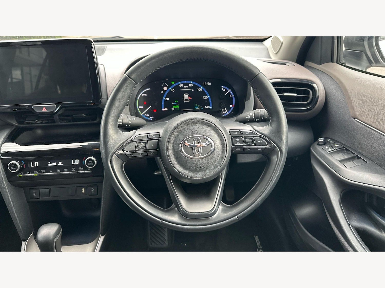 Used Toyota Yaris Cross for sale - 78127362: Photo 8