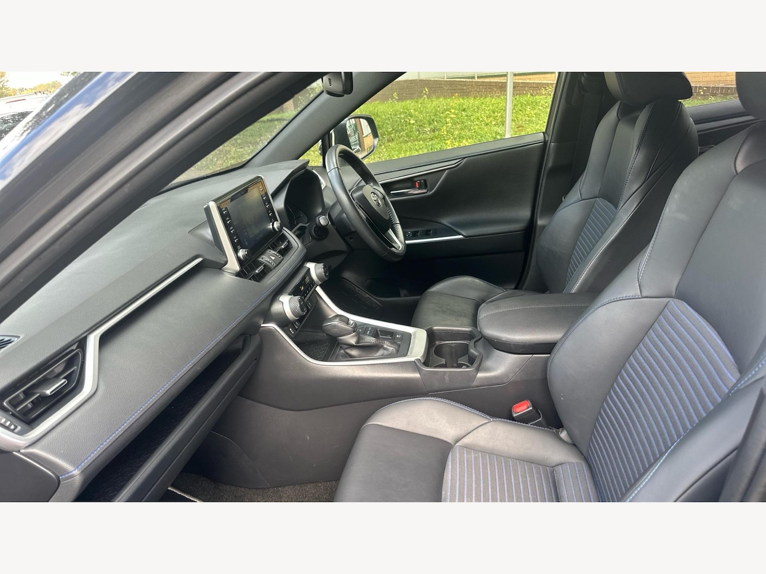 Used Toyota RAV4 2022 for sale - 75747462: Photo 12
