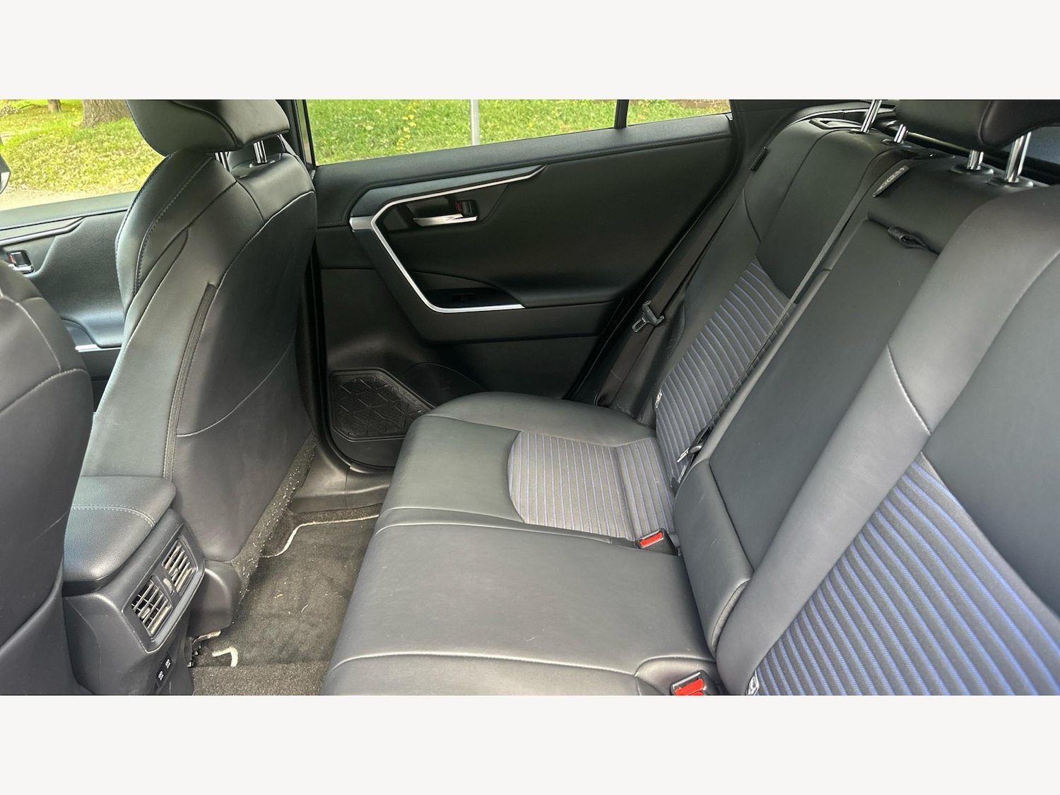 Used Toyota RAV4 2022 for sale - 75747462: Photo 15