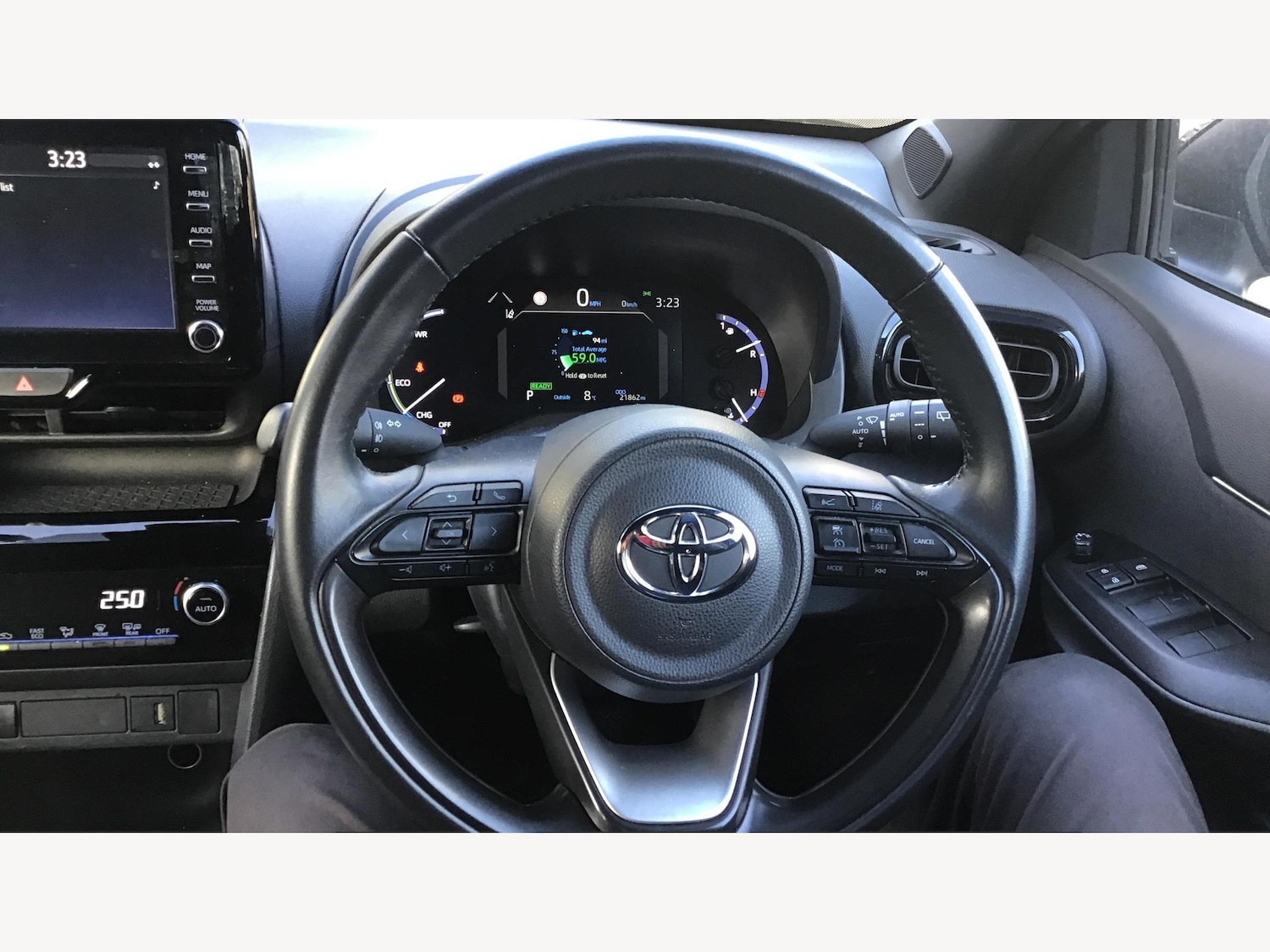 Used Toyota Yaris Cross 2022 for sale - 76887340: Photo 10