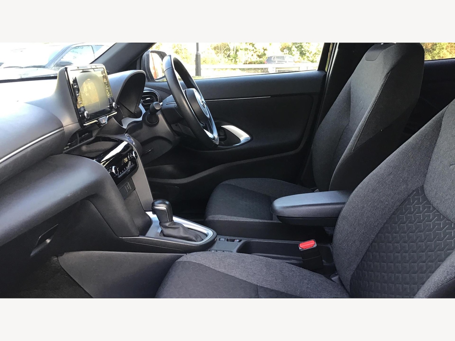 Used Toyota Yaris Cross 2022 for sale - 76887340: Photo 12