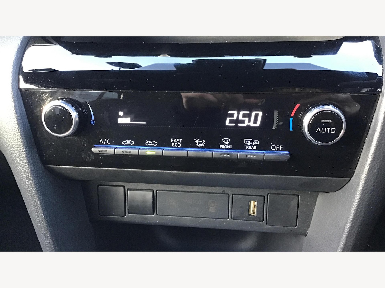 Used Toyota Yaris Cross 2022 for sale - 76887340: Photo 24