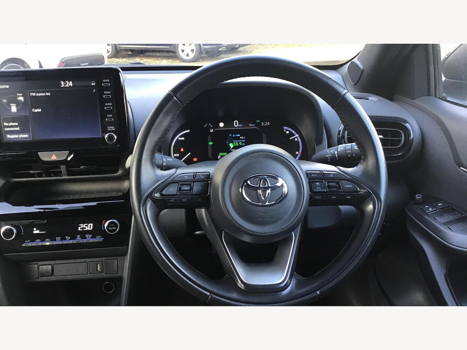 Used Toyota Yaris Cross 2022 for sale - 76887340: Photo 8