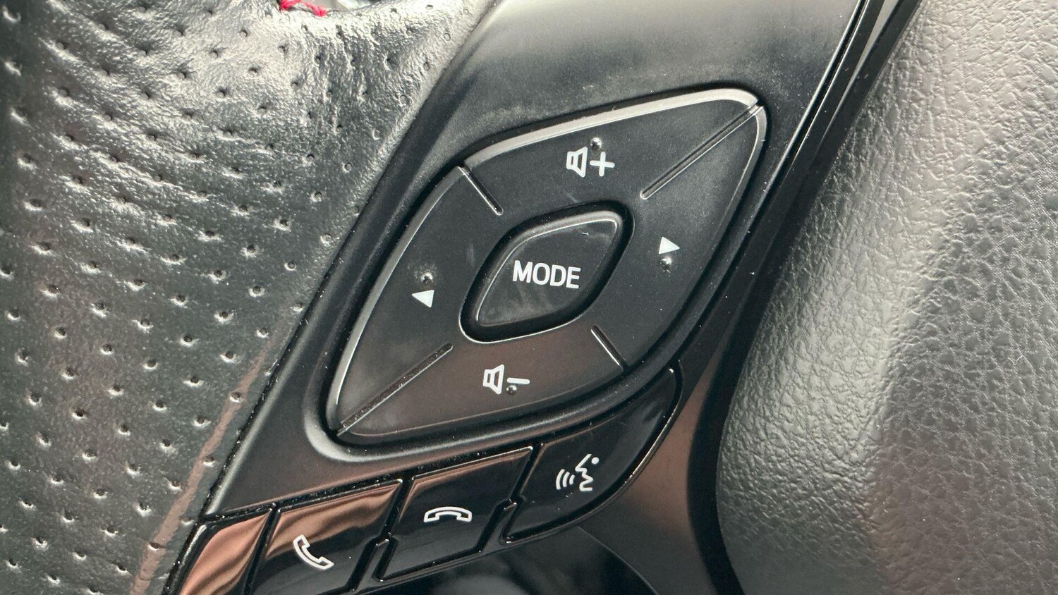 Used Toyota C-HR for sale - 77853305: Photo 14