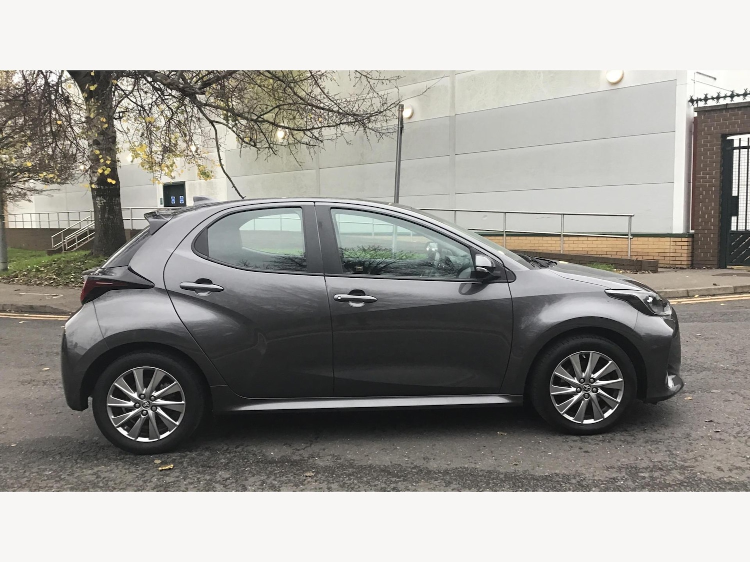 Used Toyota Yaris 2022 for sale - 77057632: Photo 18