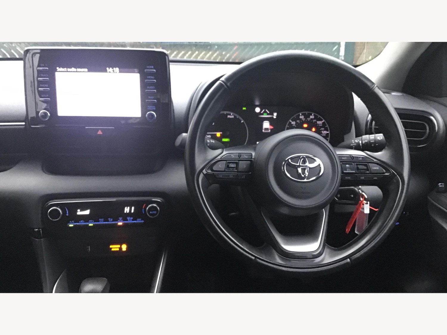Used Toyota Yaris 2022 for sale - 77057632: Photo 8