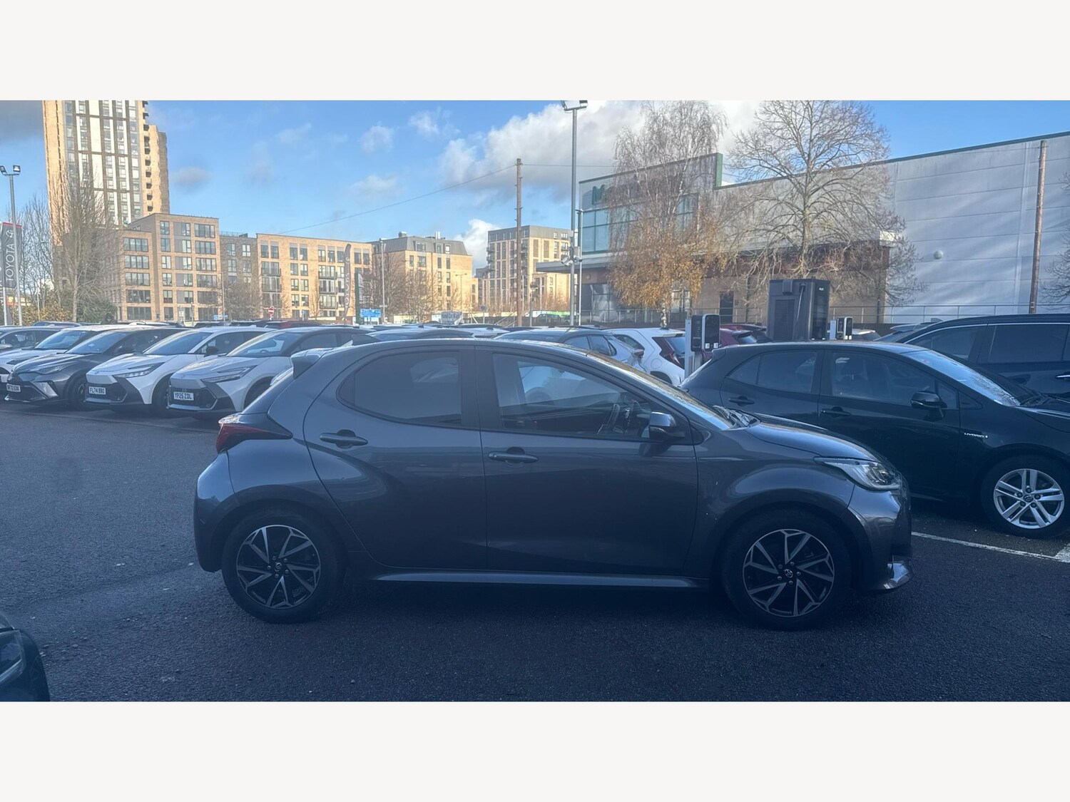 Used Toyota Yaris 2022 for sale - 77028997: Photo 18