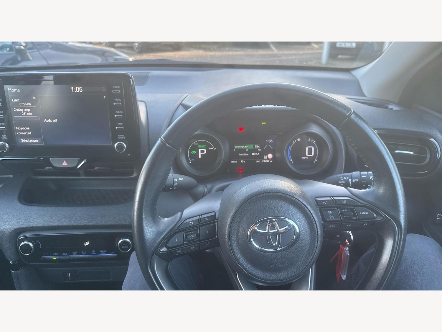 Used Toyota Yaris 2022 for sale - 77028997: Photo 8
