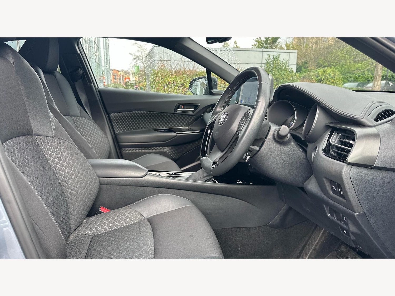 Used Toyota C-HR 2023 for sale - 77314856: Photo 13