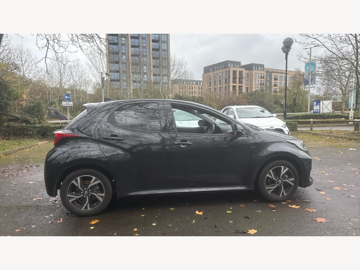 Used Toyota Yaris for sale - 77424999: Photo 18