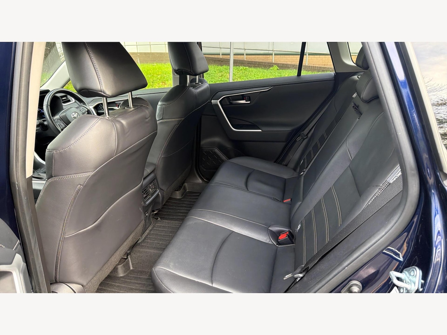 Used Toyota RAV4 2020 for sale - 76701601: Photo 15