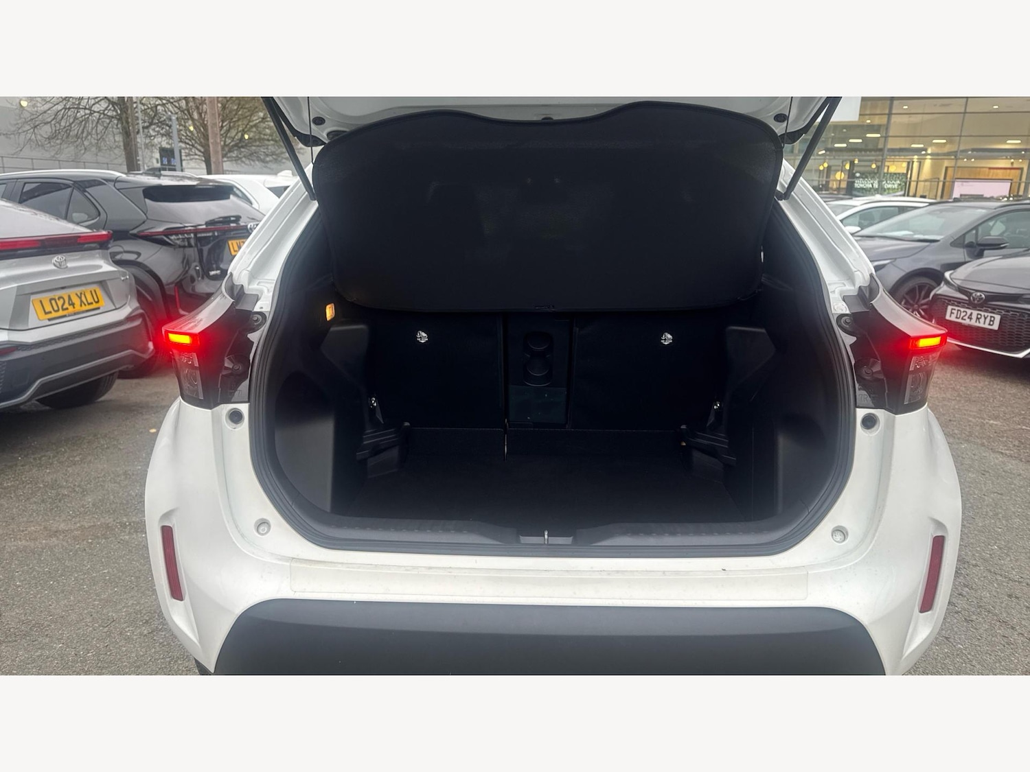 Used Toyota Yaris Cross 2023 for sale - 77057263: Photo 16