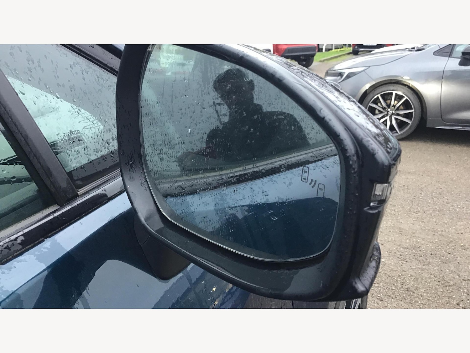 Used Toyota C-HR 2024 for sale - 77266785: Photo 24