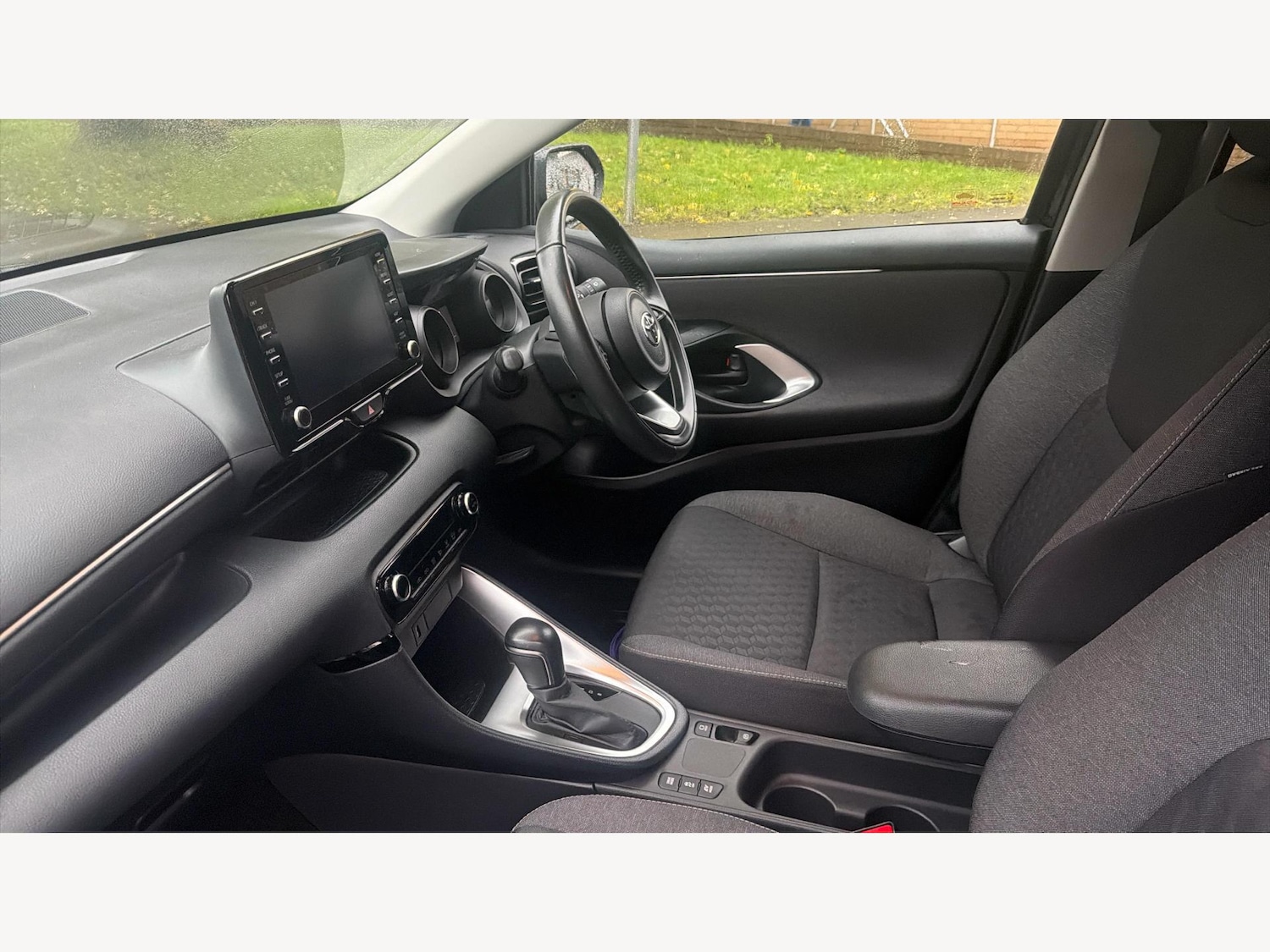 Used Toyota Yaris 2022 for sale - 76823861: Photo 12