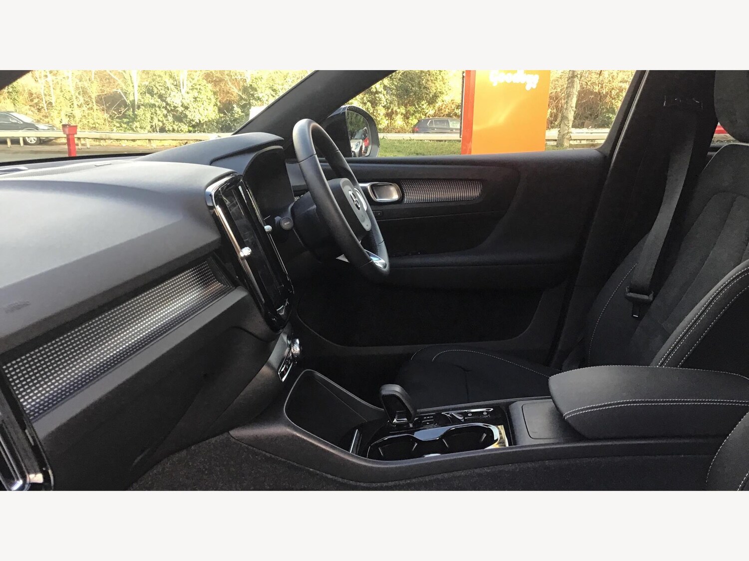 Used Volvo XC40 2023 for sale - 77202922: Photo 12