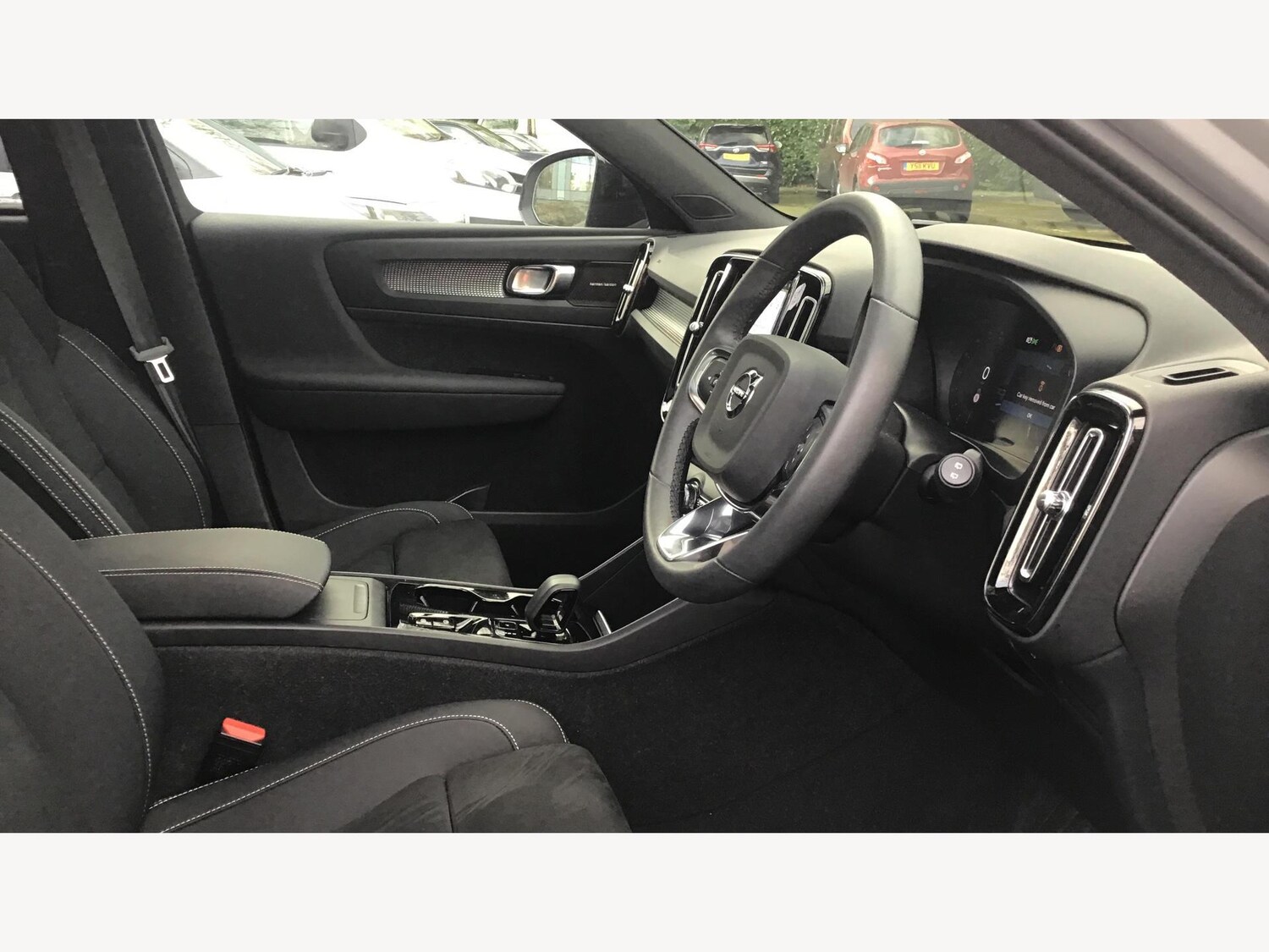 Used Volvo XC40 2023 for sale - 77202922: Photo 13