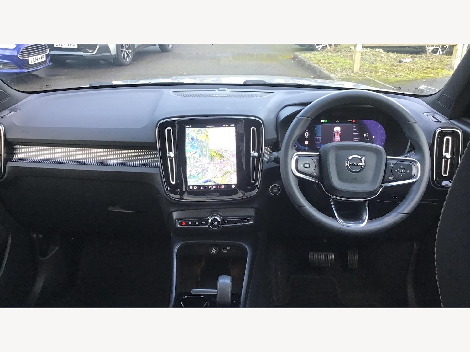 Used Volvo XC40 2023 for sale - 77202922: Photo 7