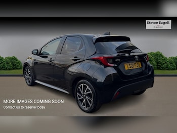 Used Toyota Yaris 2021 for sale - 76094688: Photo 2
