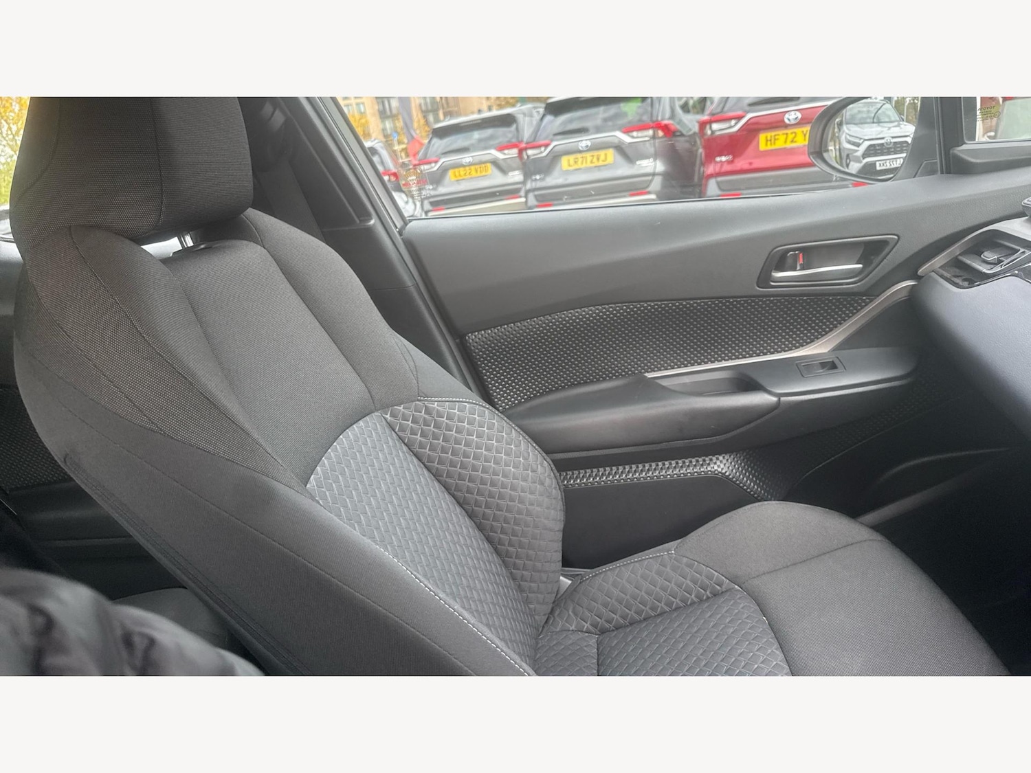 Used Toyota C-HR 2021 for sale - 76537693: Photo 28
