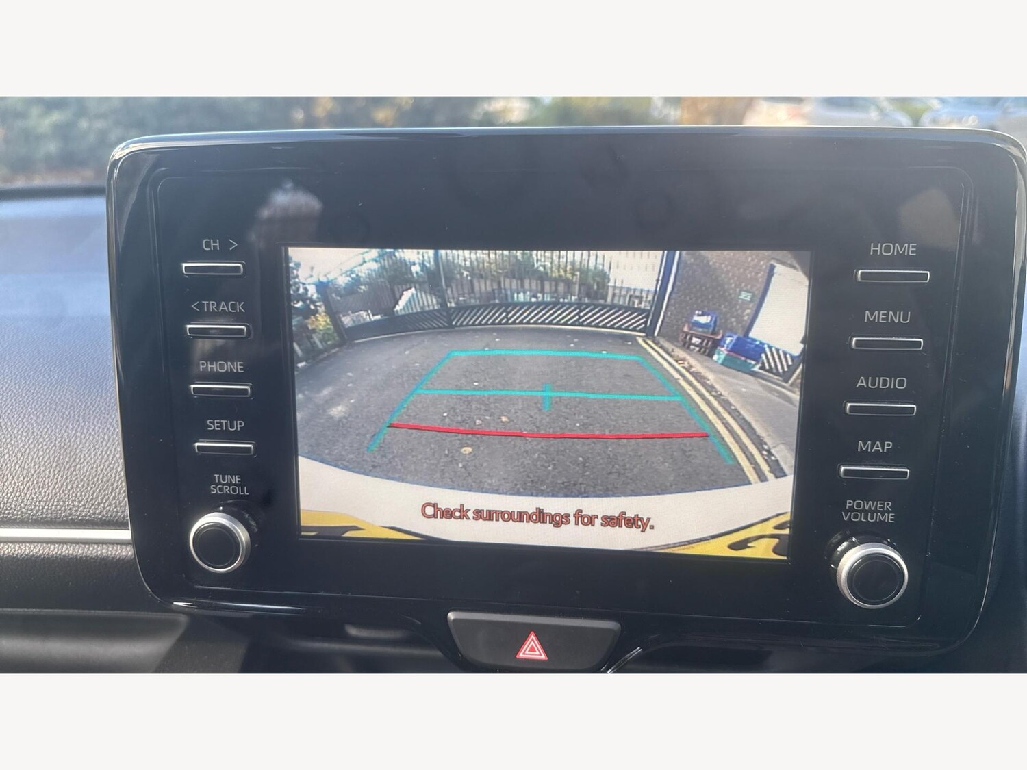 Used Toyota Yaris 2024 for sale - 76432298: Photo 26