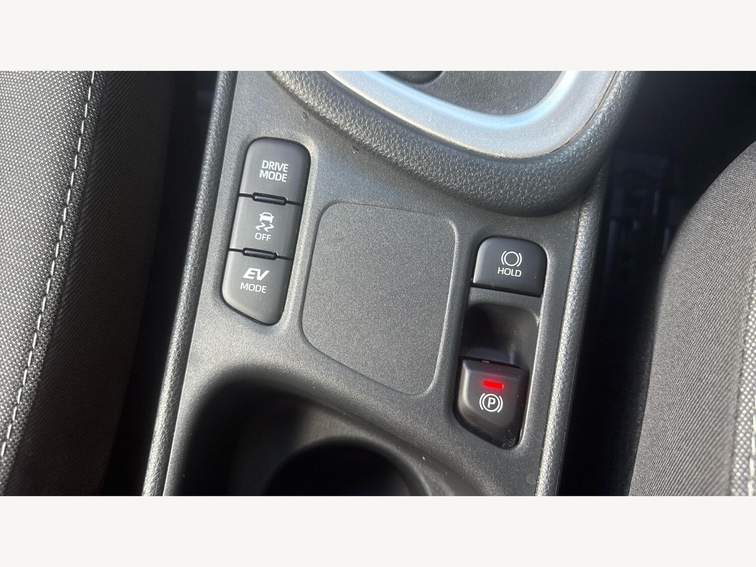 Used Toyota Yaris 2024 for sale - 76432298: Photo 30