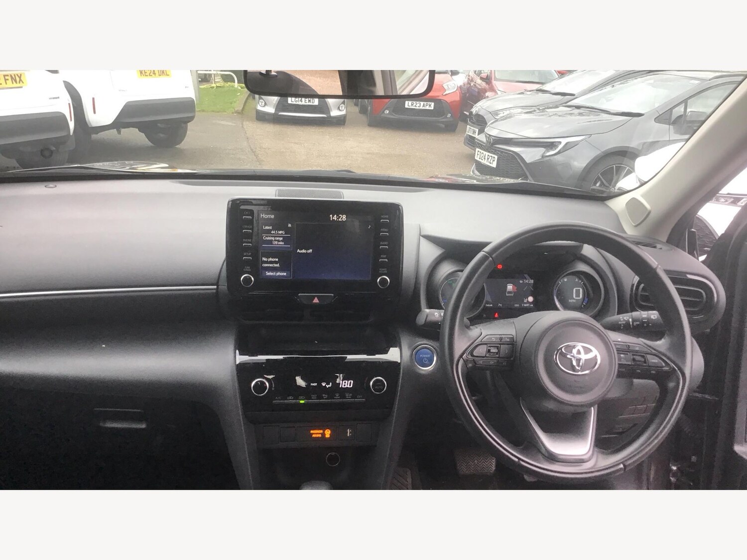 Used Toyota Yaris Cross 2023 for sale - 77411954: Photo 7