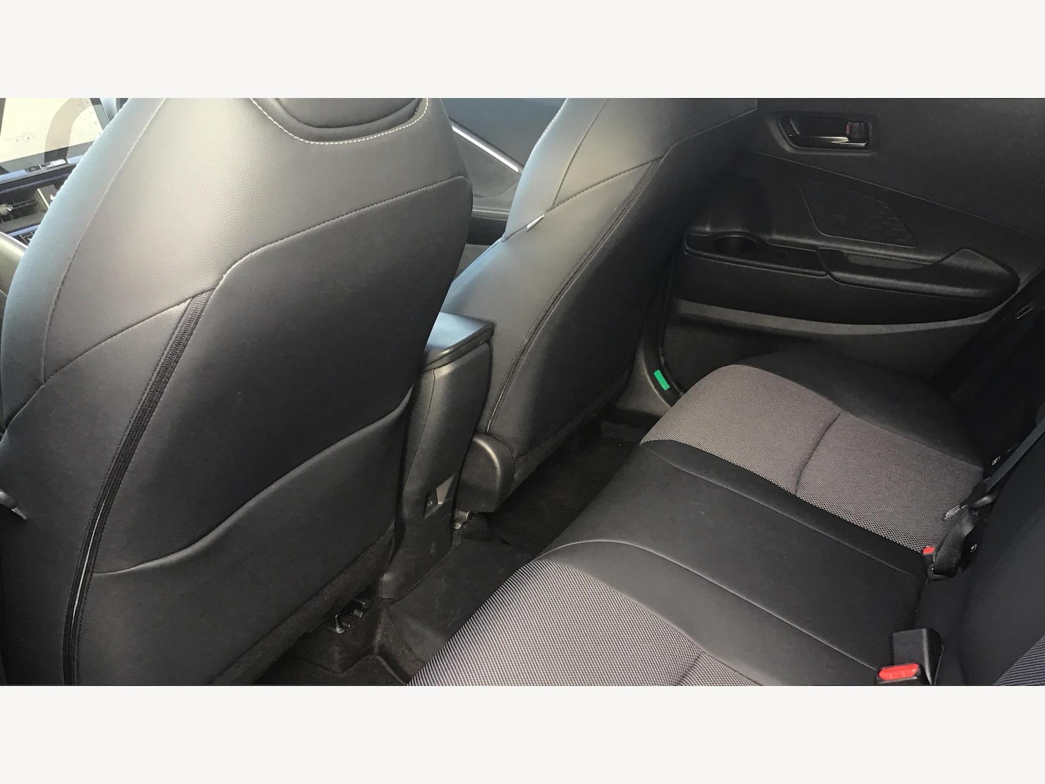 Used Toyota C-HR 2024 for sale - 76802403: Photo 15