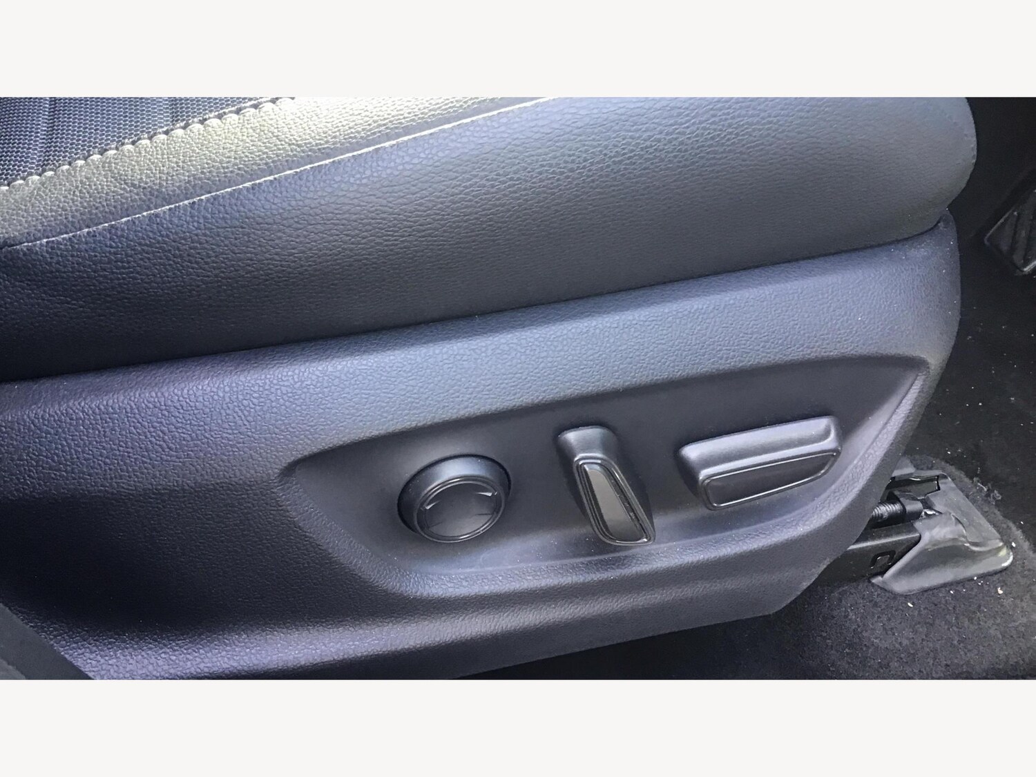 Used Toyota C-HR 2024 for sale - 76802403: Photo 24