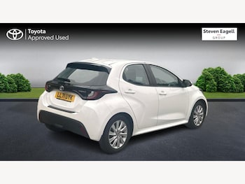 Used Toyota Yaris 2022 for sale - 76095143: Photo 2