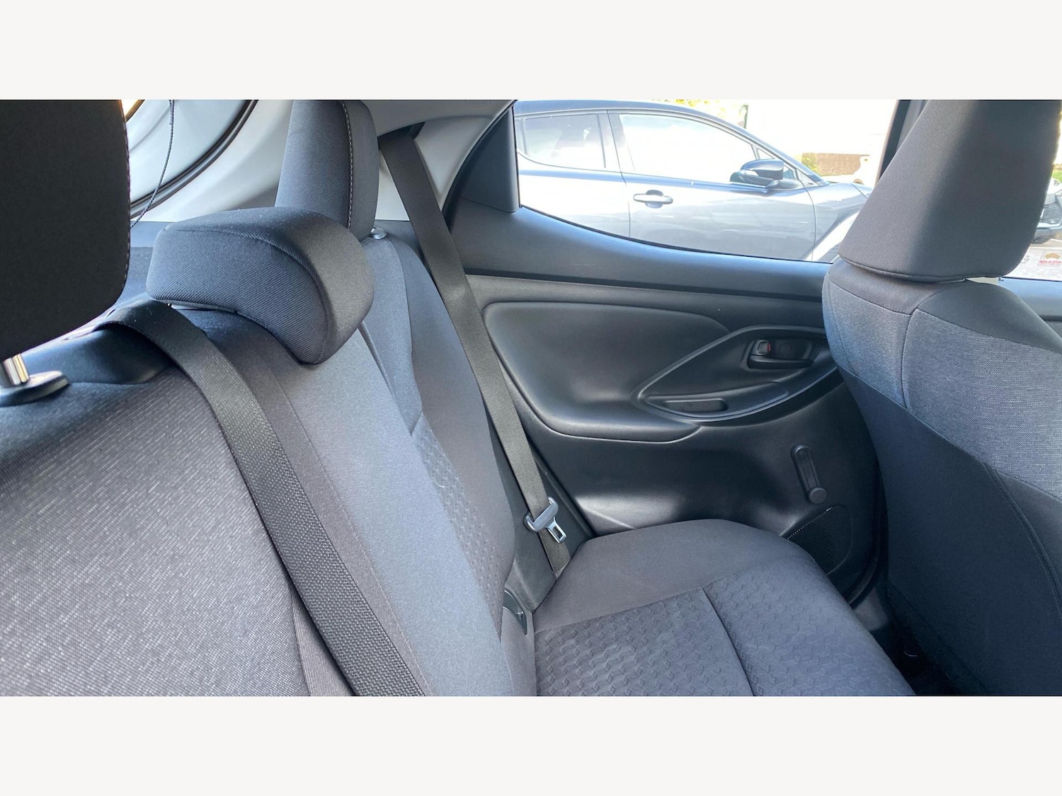 Used Toyota Yaris for sale - 76473005: Photo 14