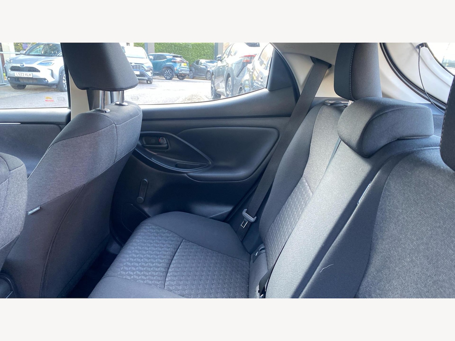 Used Toyota Yaris for sale - 76473005: Photo 15