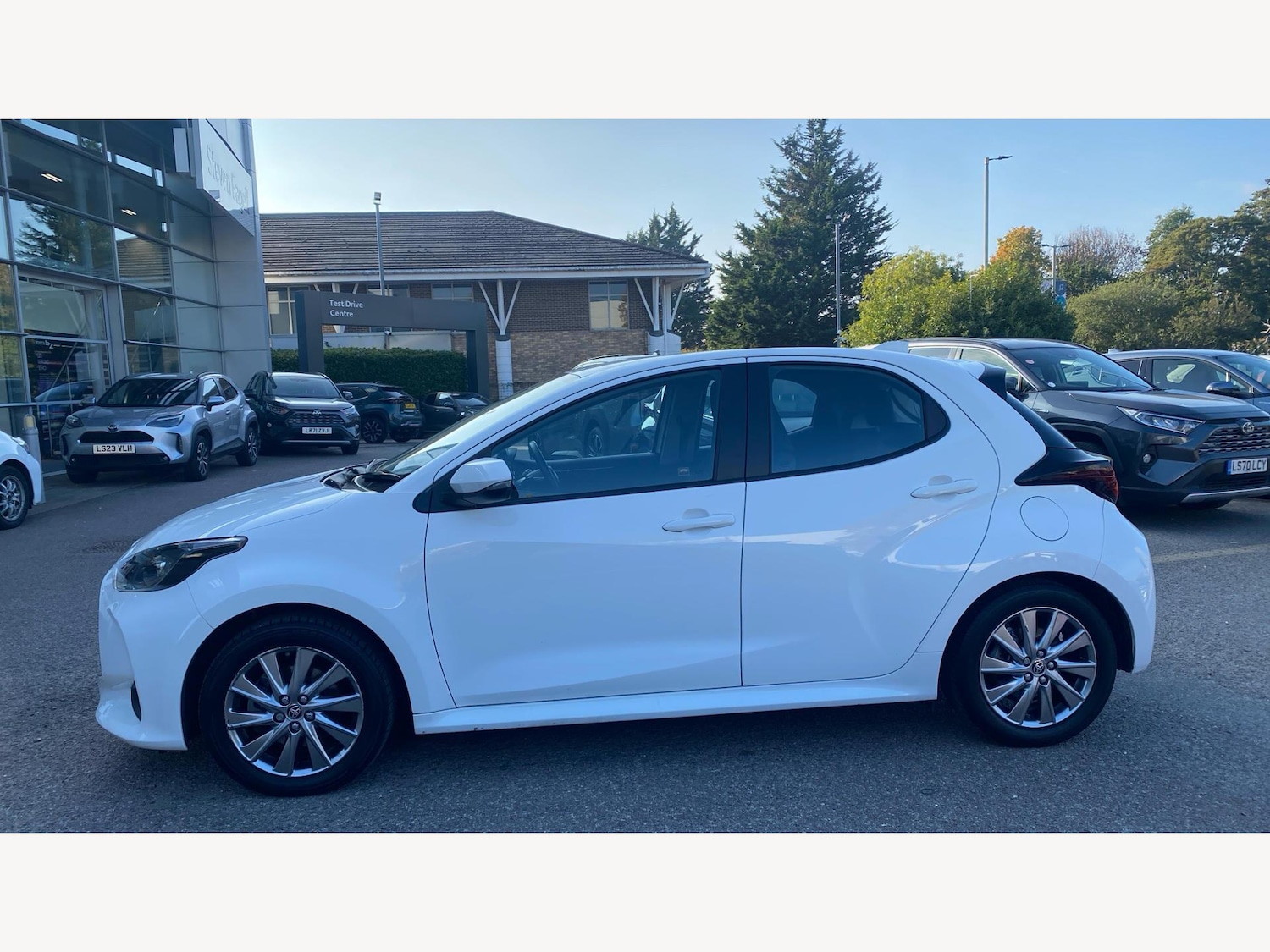 Used Toyota Yaris for sale - 76473005: Photo 19