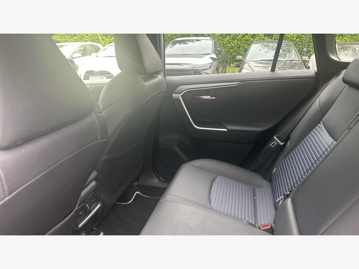 Used Toyota RAV4 2022 for sale - 76753296: Photo 15