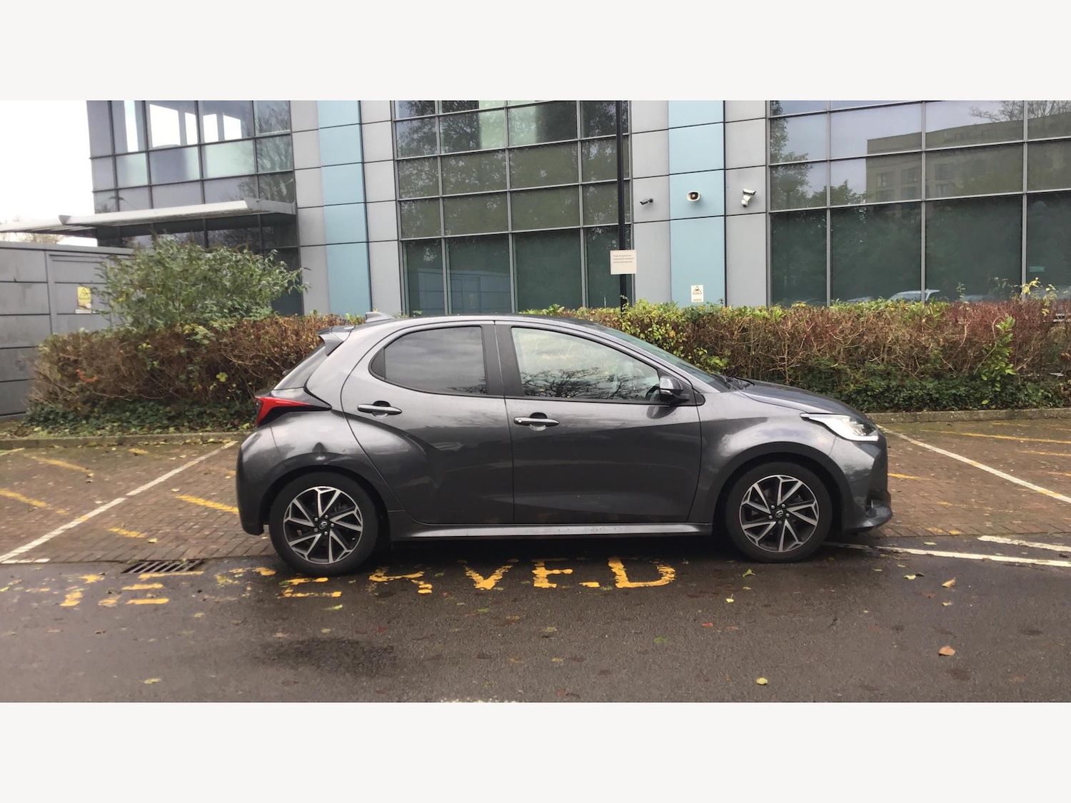 Used Toyota Yaris 2022 for sale - 76865143: Photo 18