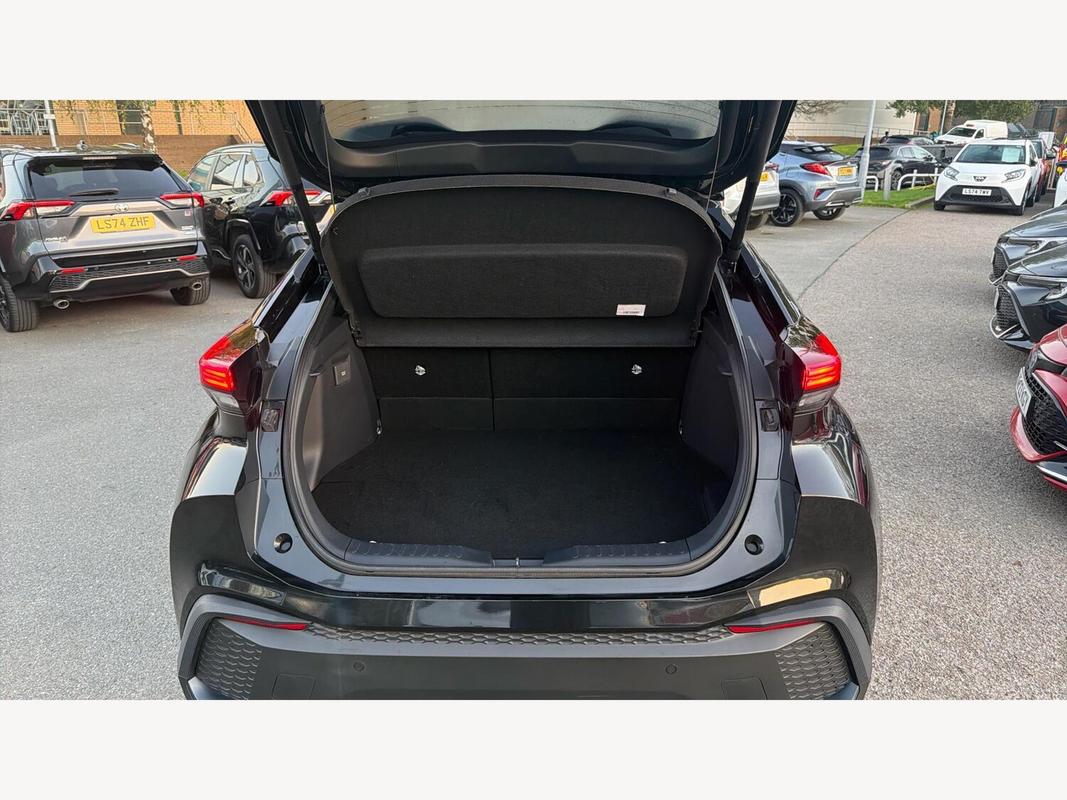 Used Toyota C-HR 2024 for sale - 76658422: Photo 16