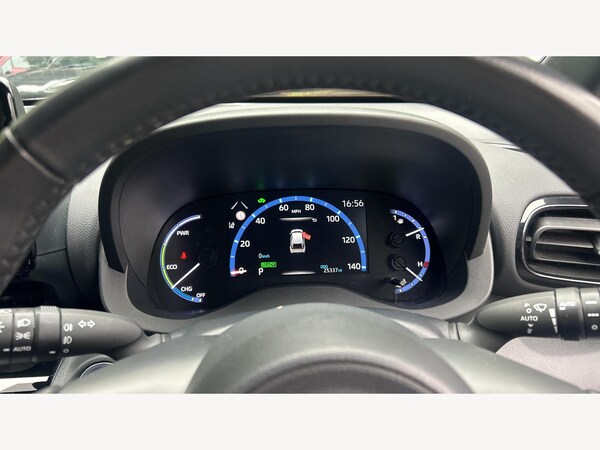 Used Toyota Yaris Cross 2022 for sale - 75965811: Photo 11