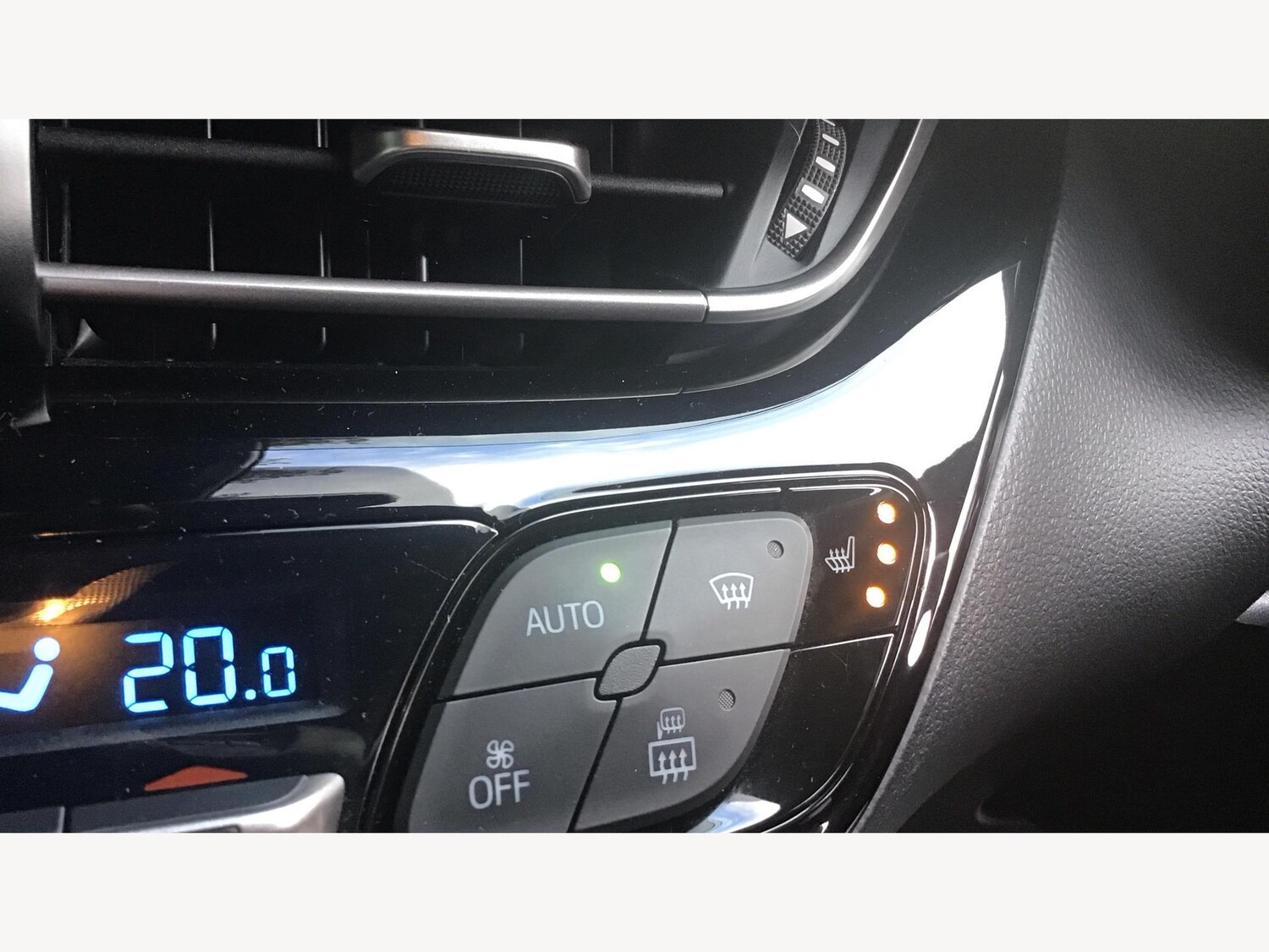 Used Toyota C-HR 2023 for sale - 76584922: Photo 22