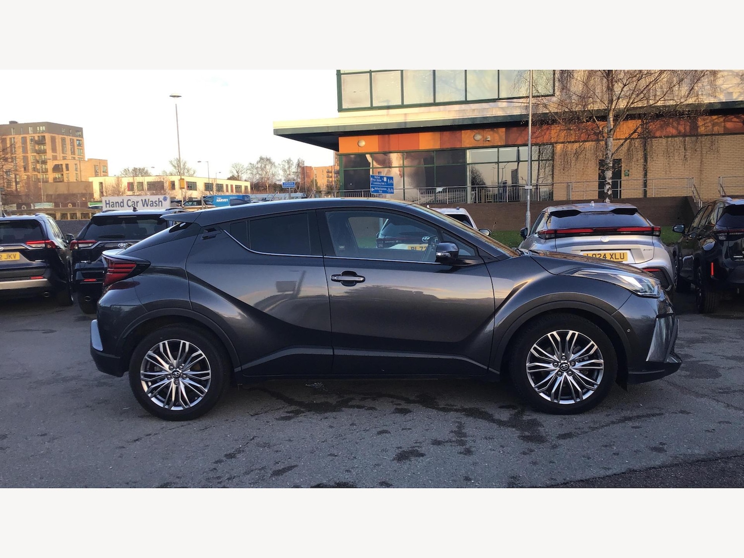 Used Toyota C-HR 2023 for sale - 77103690: Photo 18