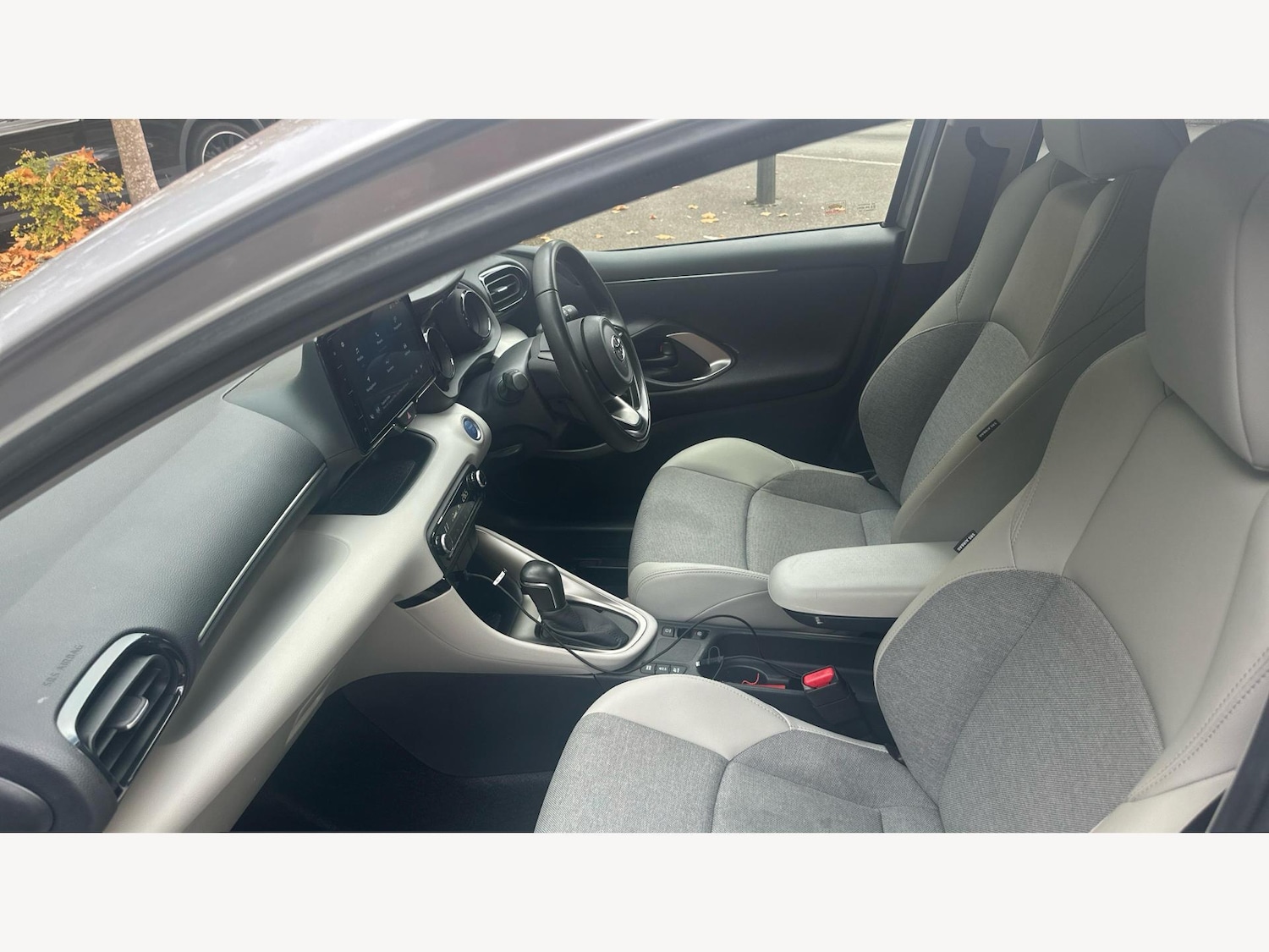 Used Toyota Yaris 2023 for sale - 76349471: Photo 12
