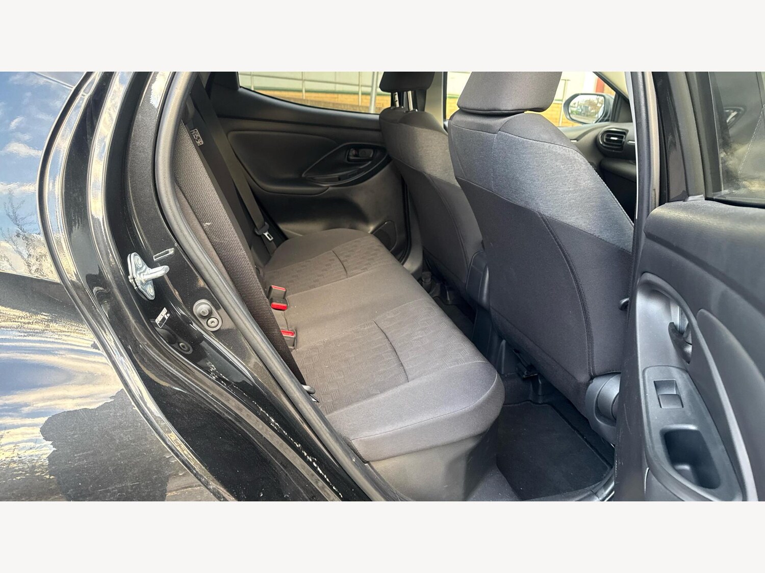 Used Toyota Yaris 2025 for sale - 77103529: Photo 14