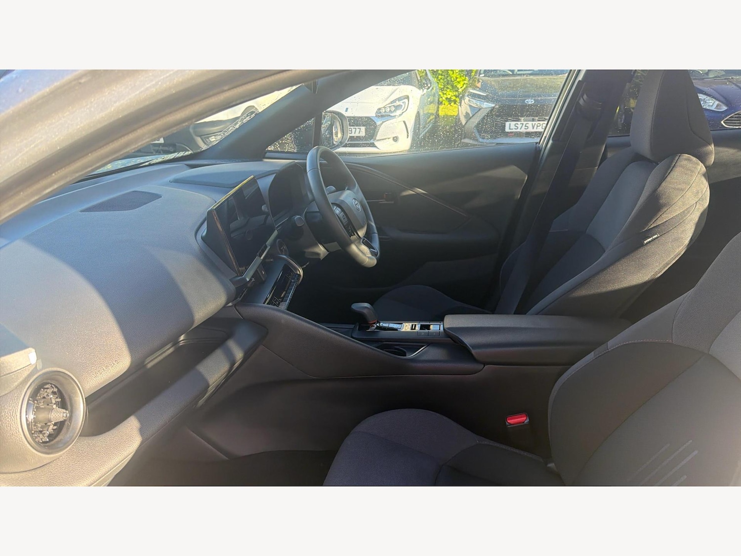 Used Toyota C-HR 2024 for sale - 77163471: Photo 12