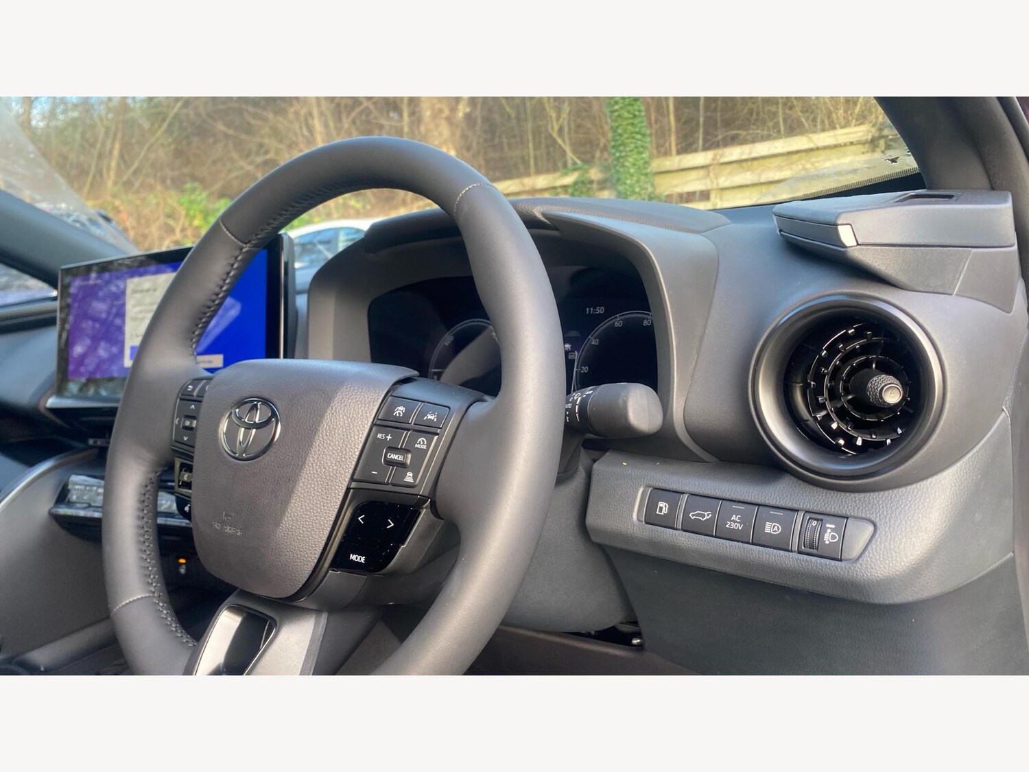 Used Toyota C-HR 2025 for sale - 77658527: Photo 13